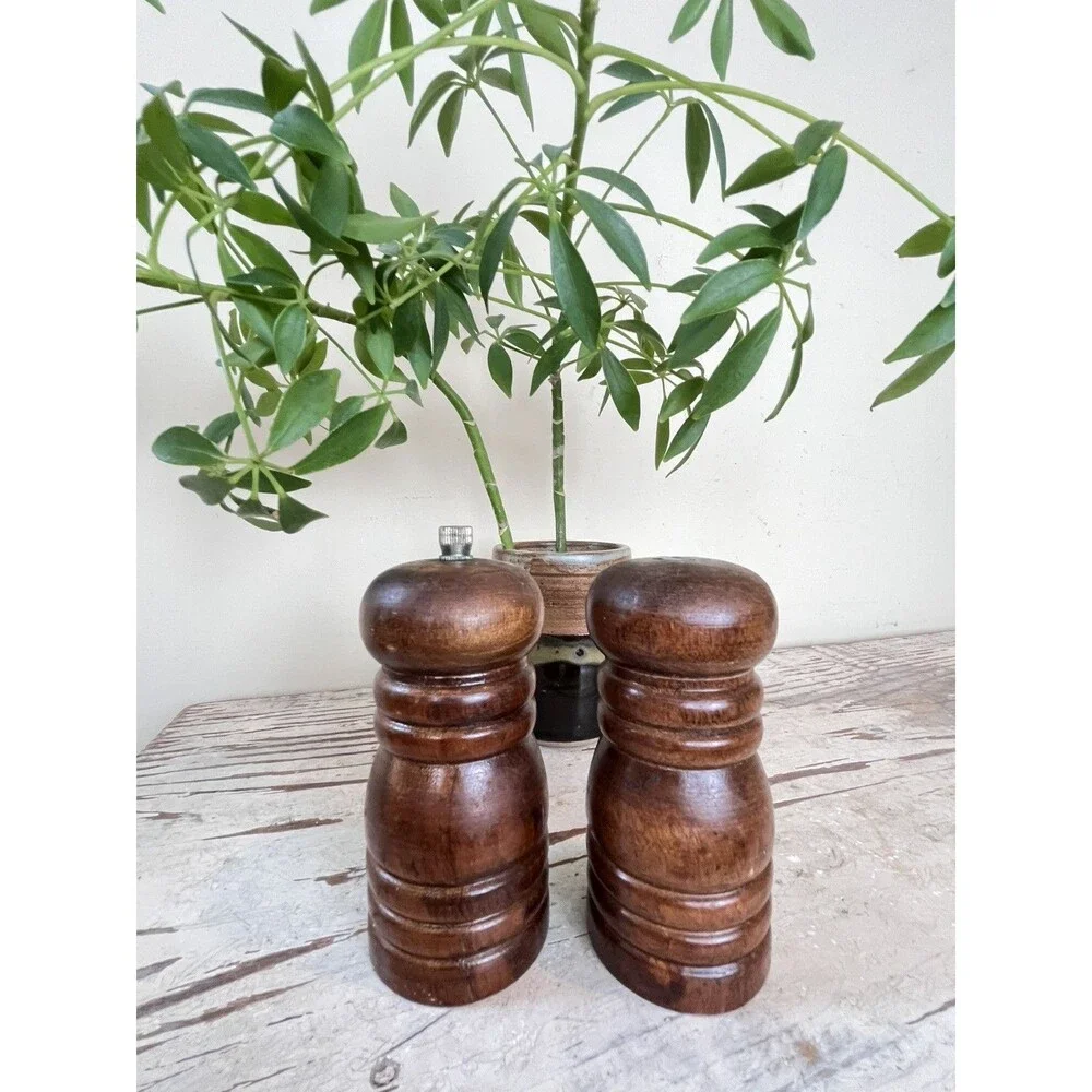 Kitchen vintage hand